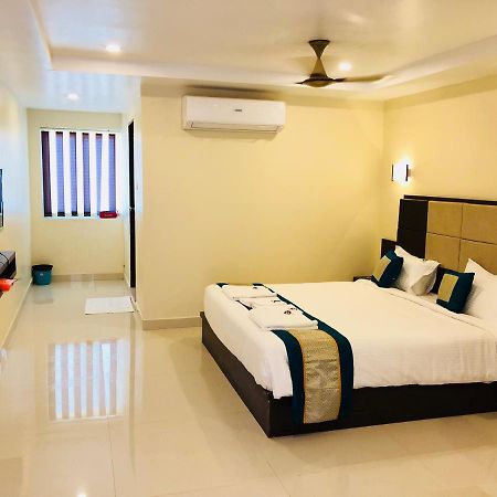 Hotel Fortune M R Grands Suluru Екстер'єр фото