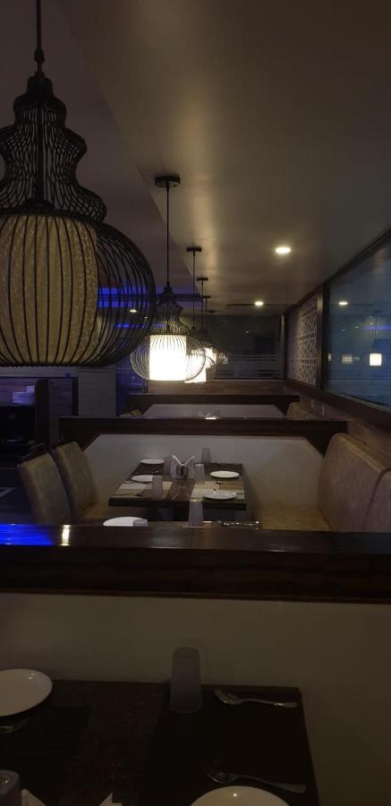Hotel Fortune M R Grands Suluru Екстер'єр фото